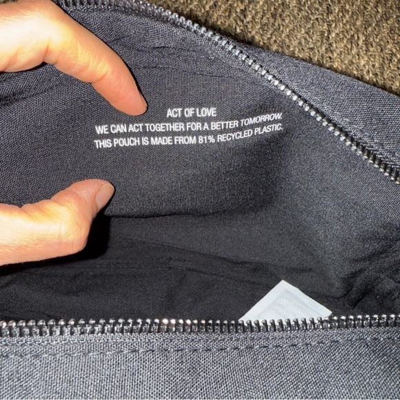 Versace  with Assorted Samples - Picture 15 of 16